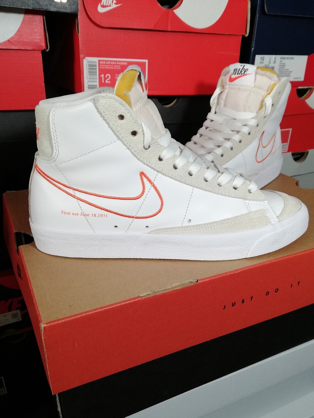 NIKE BLAZER HIGH WOMEN'S US SIZE 7.5 GREAT CONDITION